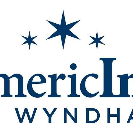 Americinn By Wyndham Oshkosh Exteriör bild